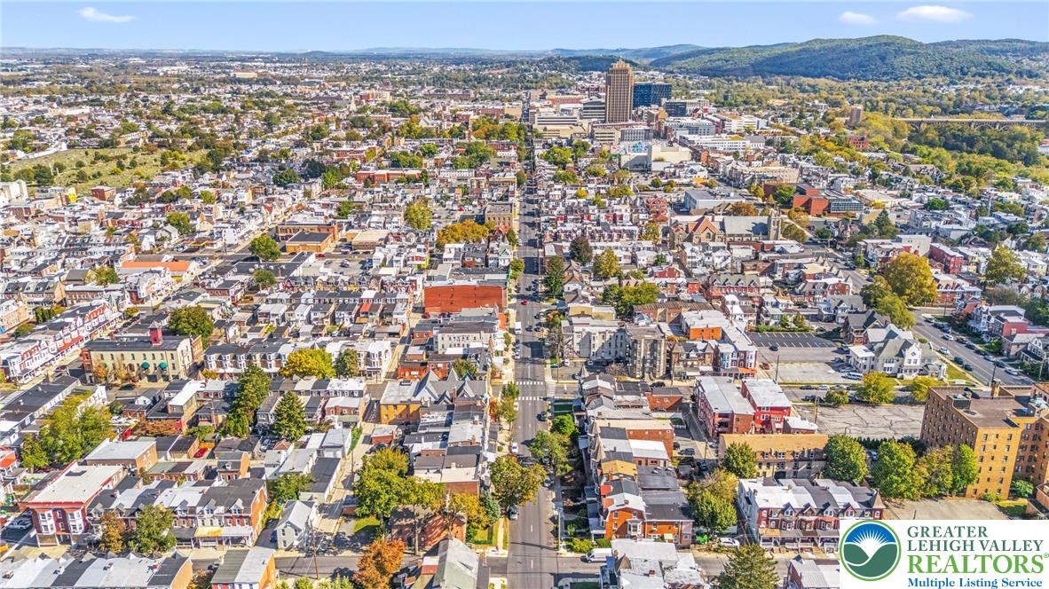 Allentown City, Pennsylvania 18102, United States, 5 Bedrooms Bedrooms, ,3 BathroomsBathrooms,Residential,Active,229173