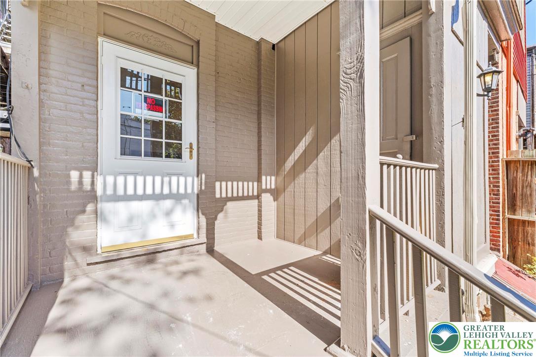 Allentown City, Pennsylvania 18102, United States, 5 Bedrooms Bedrooms, ,3 BathroomsBathrooms,Residential,Active,229173