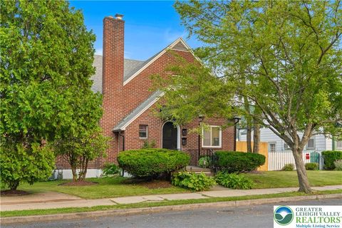 Photo of 726 Seneca Street, Bethlehem, PA 18015 (MLS # 779403)