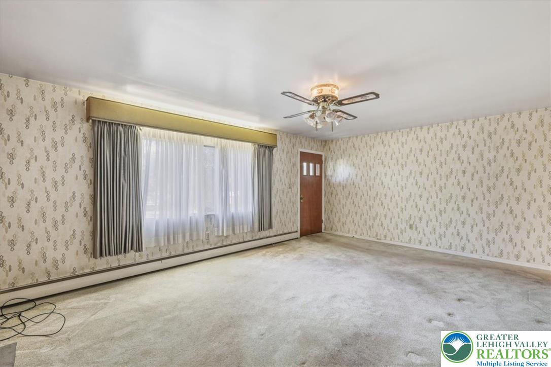 1235 Oakwood Drive