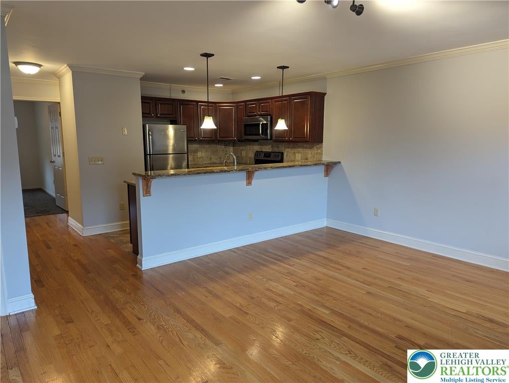 128 W 4th Street 2R