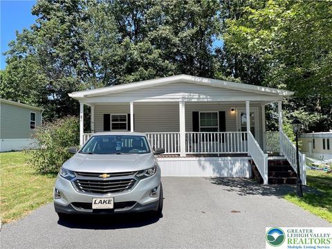 Photo of 194 Haddon Drive, Longswamp Twp, PA 18062 (MLS # 771198)