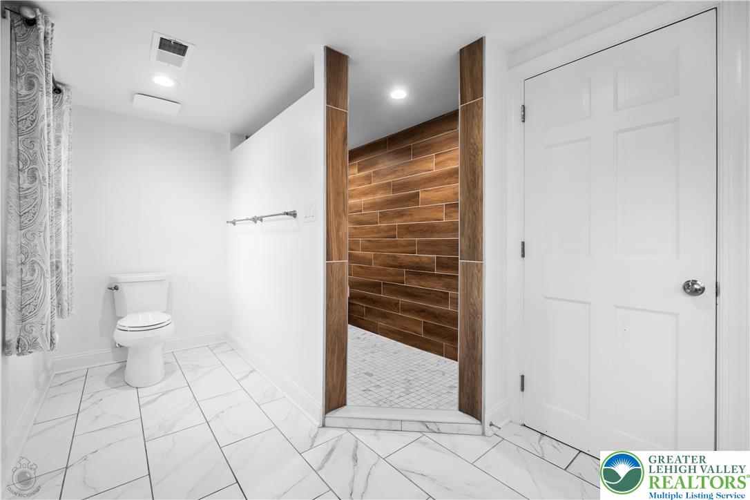 Bethlehem City, Pennsylvania 18017, United States, 4 Bedrooms Bedrooms, ,3 BathroomsBathrooms,Residential,Pending,209961