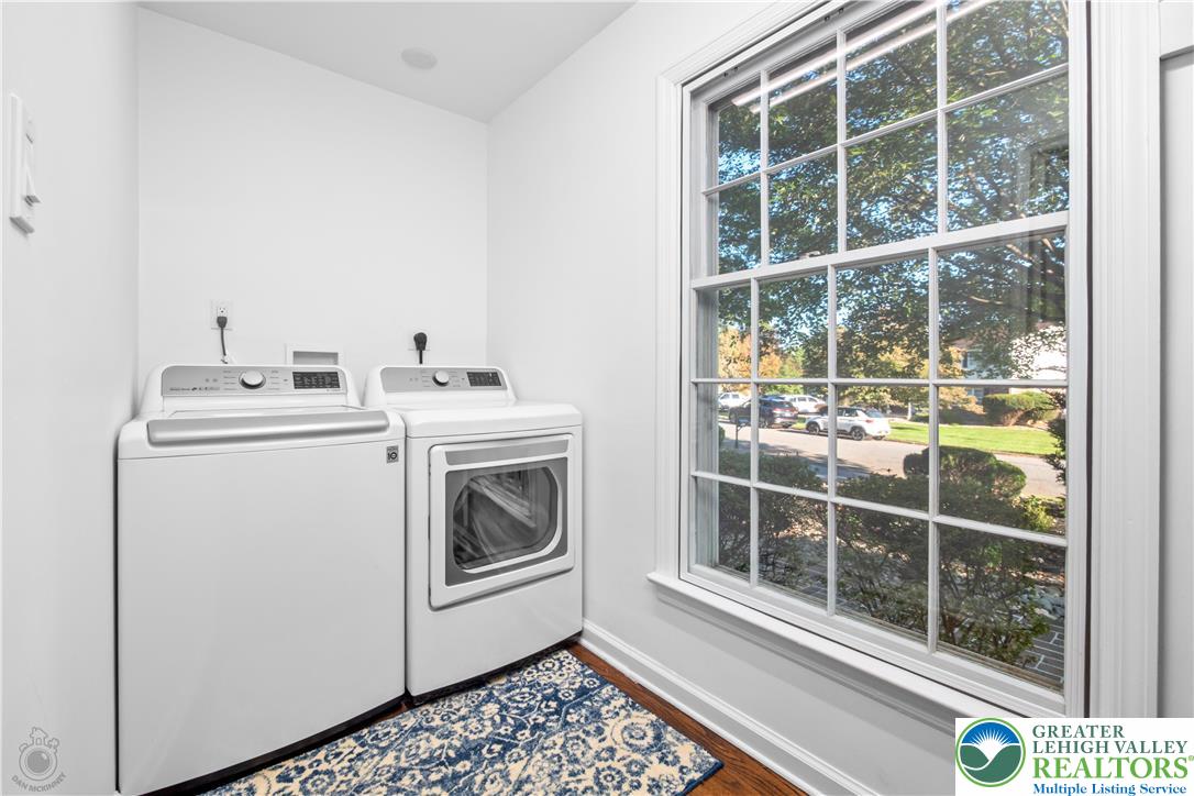 Bethlehem City, Pennsylvania 18017, United States, 4 Bedrooms Bedrooms, ,3 BathroomsBathrooms,Residential,Pending,209961