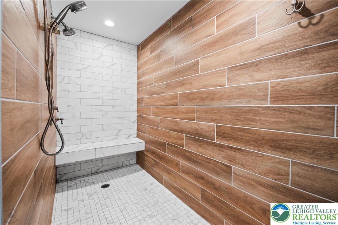 Bethlehem City, Pennsylvania 18017, United States, 4 Bedrooms Bedrooms, ,3 BathroomsBathrooms,Residential,Pending,209961