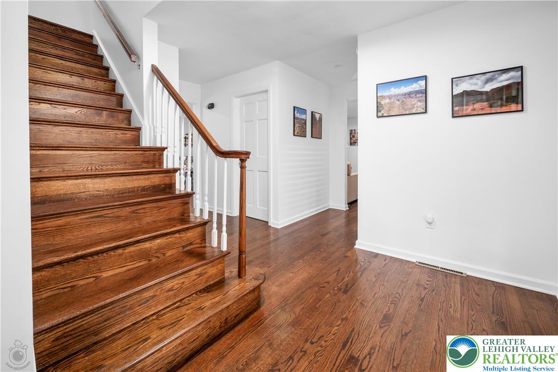 Bethlehem City, Pennsylvania 18017, United States, 4 Bedrooms Bedrooms, ,3 BathroomsBathrooms,Residential,Pending,209961