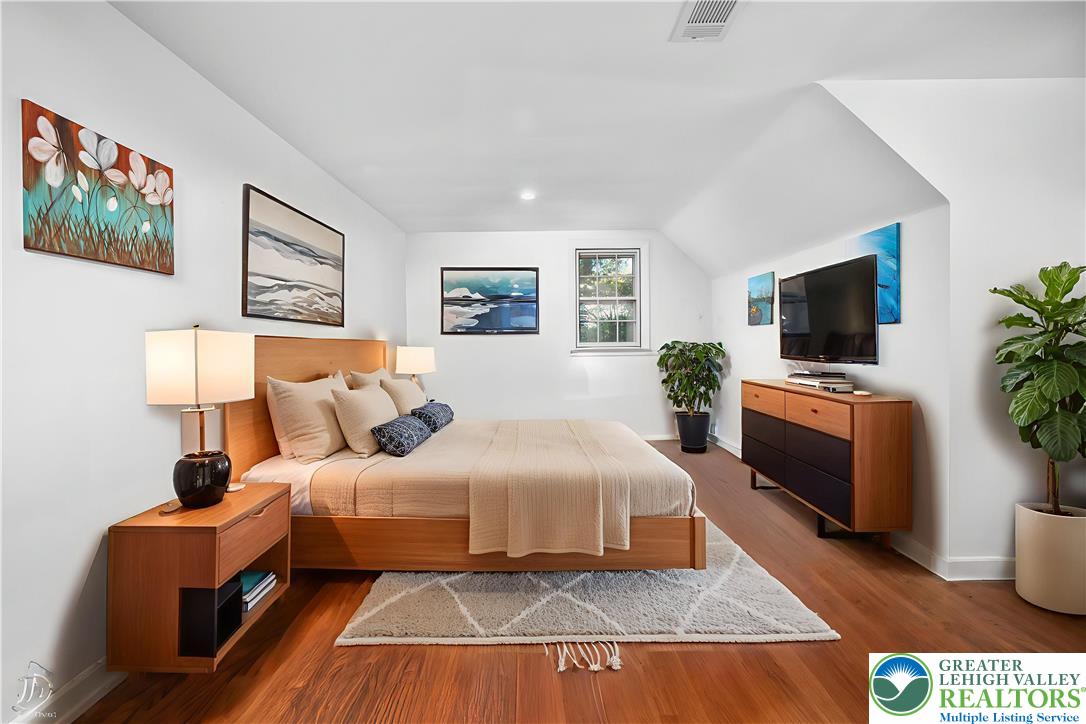 Bethlehem City, Pennsylvania 18017, United States, 4 Bedrooms Bedrooms, ,3 BathroomsBathrooms,Residential,Pending,209961