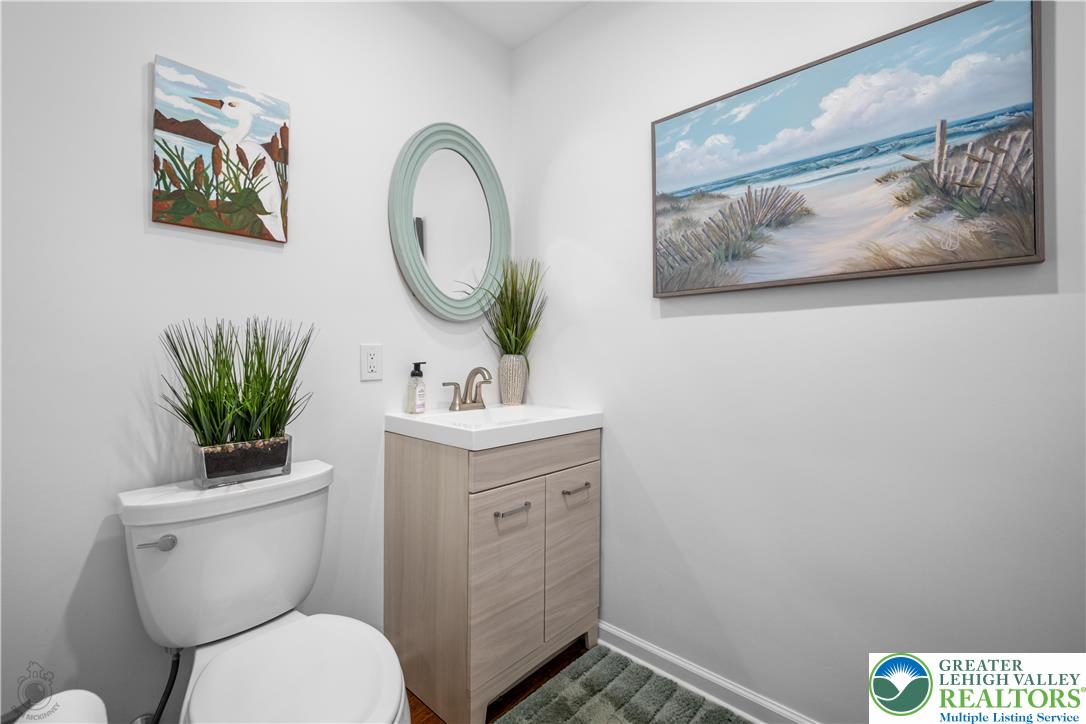 Bethlehem City, Pennsylvania 18017, United States, 4 Bedrooms Bedrooms, ,3 BathroomsBathrooms,Residential,Pending,209961