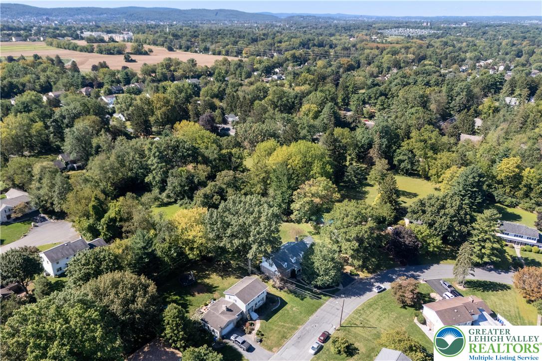 Bethlehem City, Pennsylvania 18017, United States, 4 Bedrooms Bedrooms, ,3 BathroomsBathrooms,Residential,Pending,209961