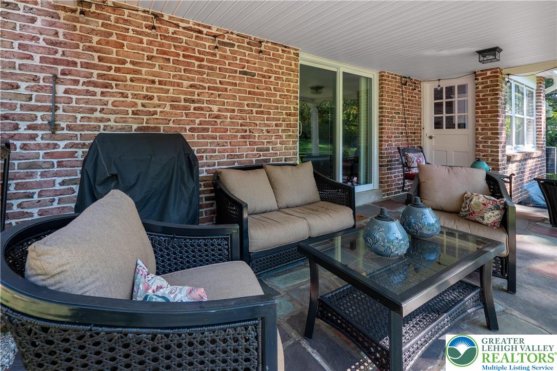 Bethlehem City, Pennsylvania 18017, United States, 4 Bedrooms Bedrooms, ,3 BathroomsBathrooms,Residential,Pending,209961