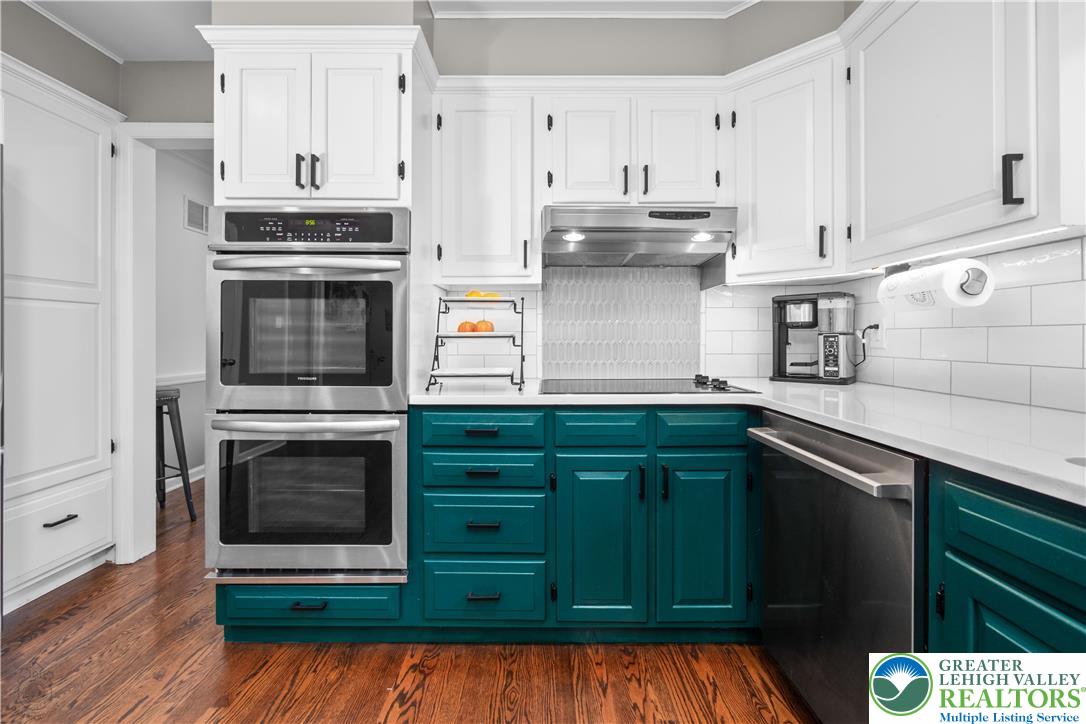 Bethlehem City, Pennsylvania 18017, United States, 4 Bedrooms Bedrooms, ,3 BathroomsBathrooms,Residential,Pending,209961