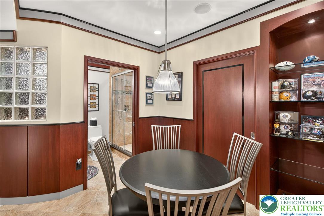 Lower Macungie Twp, Pennsylvania 18062, United States, 4 Bedrooms Bedrooms, ,4 BathroomsBathrooms,Residential,Pending,246229