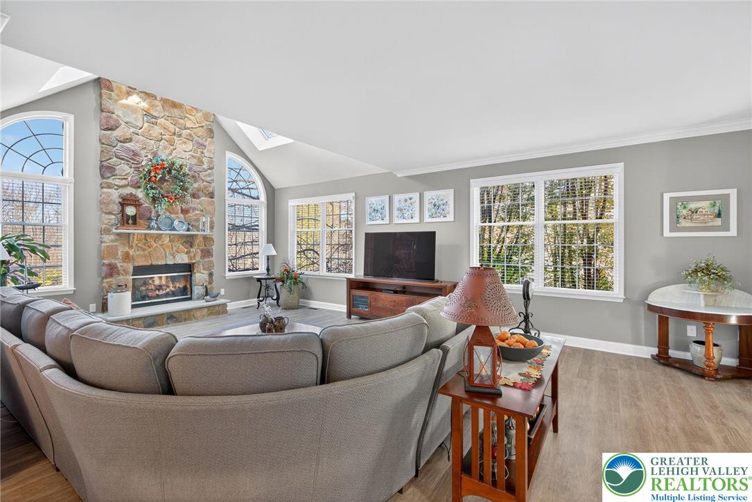 Lower Macungie Twp, Pennsylvania 18062, United States, 4 Bedrooms Bedrooms, ,4 BathroomsBathrooms,Residential,Pending,246229