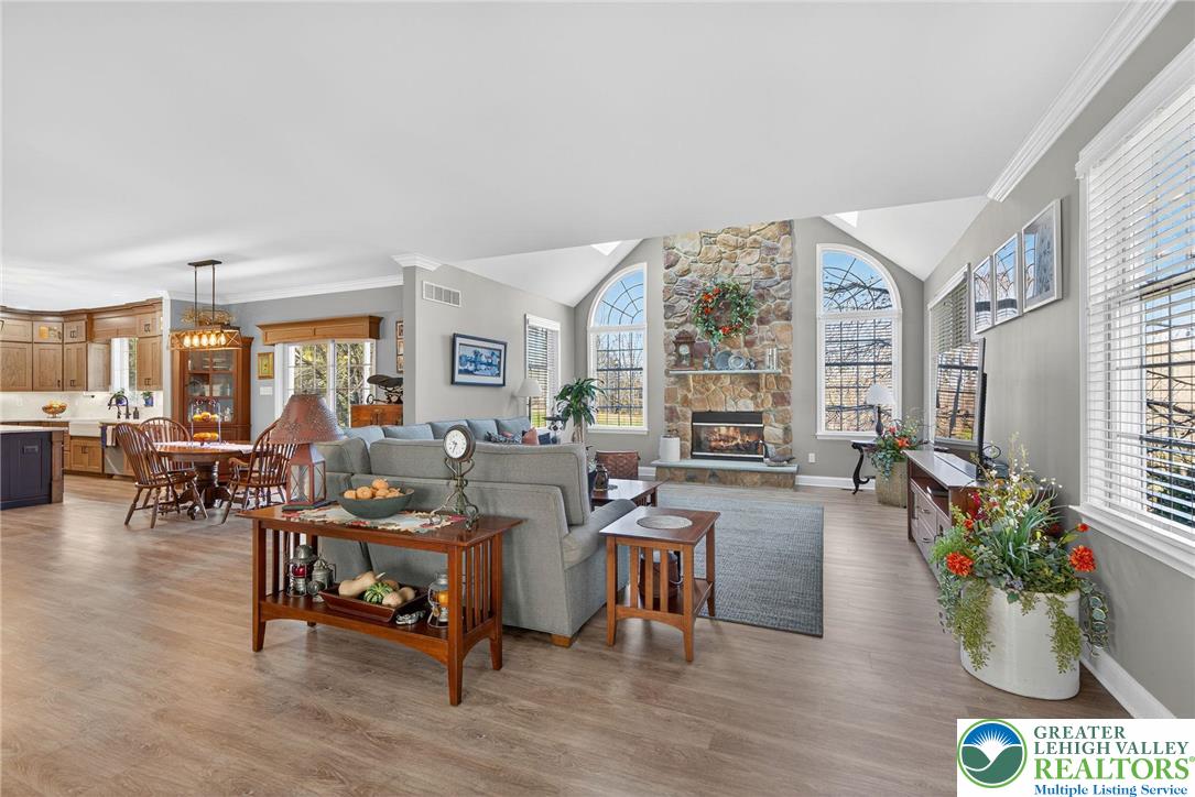 Lower Macungie Twp, Pennsylvania 18062, United States, 4 Bedrooms Bedrooms, ,4 BathroomsBathrooms,Residential,Pending,246229