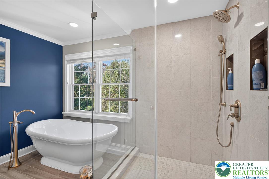 Lower Macungie Twp, Pennsylvania 18062, United States, 4 Bedrooms Bedrooms, ,4 BathroomsBathrooms,Residential,Pending,246229