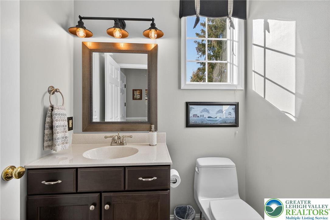 Lower Macungie Twp, Pennsylvania 18062, United States, 4 Bedrooms Bedrooms, ,4 BathroomsBathrooms,Residential,Pending,246229