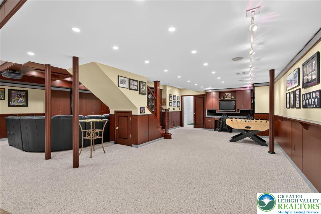 Lower Macungie Twp, Pennsylvania 18062, United States, 4 Bedrooms Bedrooms, ,4 BathroomsBathrooms,Residential,Pending,246229