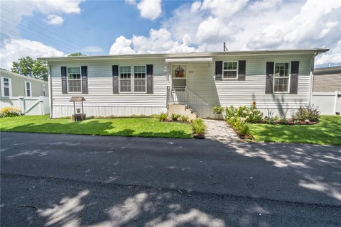 Mobile Home For Sale - 7472 Continental Circle<br/> Upper Macungie Twp, PA 18087