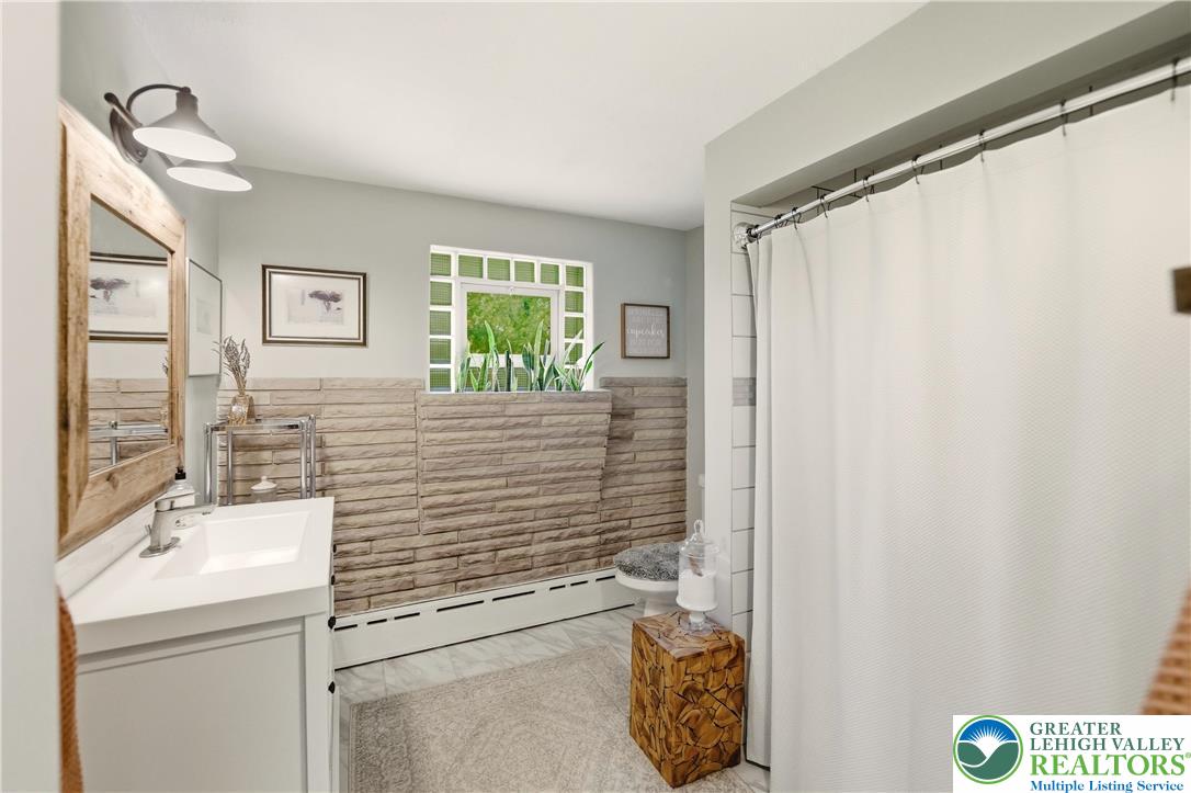 Allentown City, Pennsylvania 18103, United States, 4 Bedrooms Bedrooms, ,2 BathroomsBathrooms,Residential,Active,230005