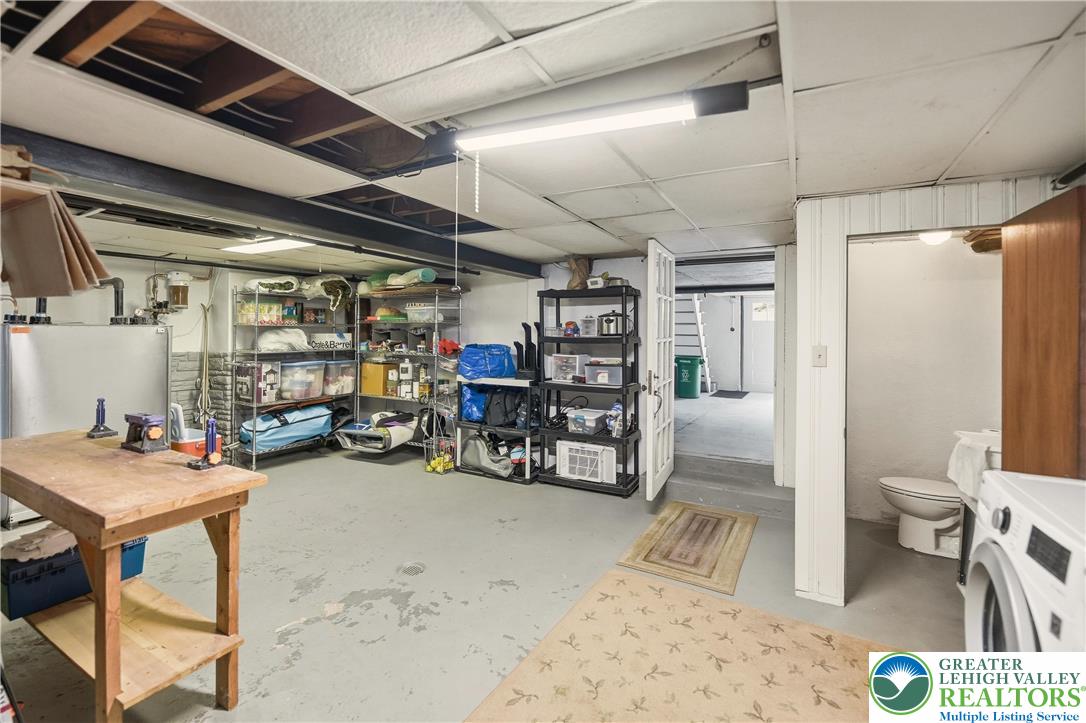 Allentown City, Pennsylvania 18103, United States, 4 Bedrooms Bedrooms, ,2 BathroomsBathrooms,Residential,Active,230005