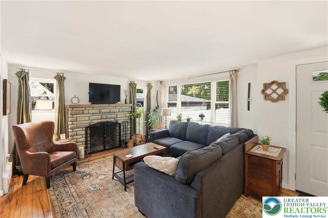 Allentown City, Pennsylvania 18103, United States, 4 Bedrooms Bedrooms, ,2 BathroomsBathrooms,Residential,Active,230005