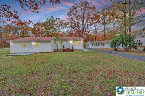 Photo of 752 Toll Road, Chestnuthill Twp, PA 18330 (MLS # 768105)