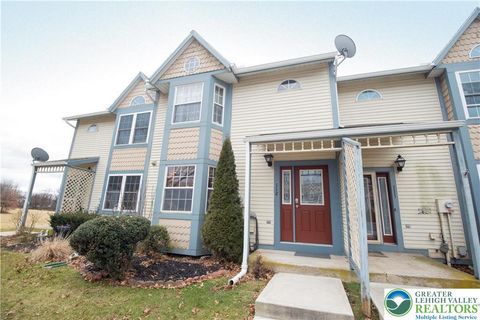 Photo of 112 Freedom Court, Bethlehem Twp, PA 18020 (MLS # 771922)