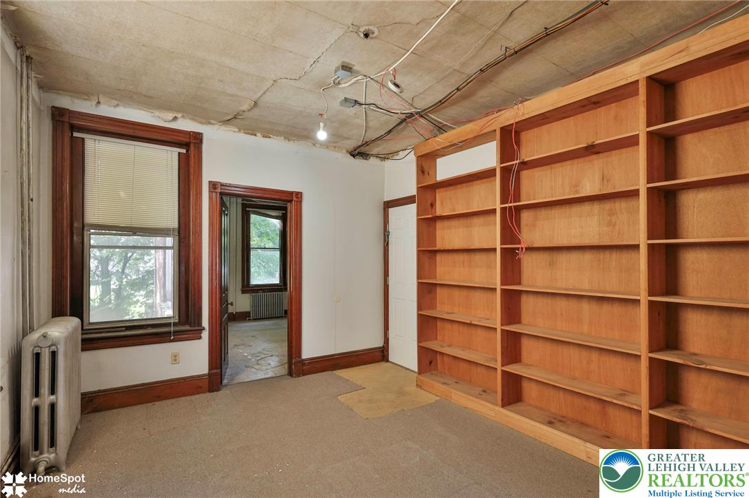 512 E 4th Street