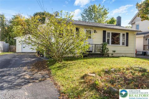 Photo of 319 Collins Street, Stroudsburg, PA 18360 (MLS # 766418) Photo of 319 Collins Street, Stroudsburg, PA 18360 (MLS # 766418)