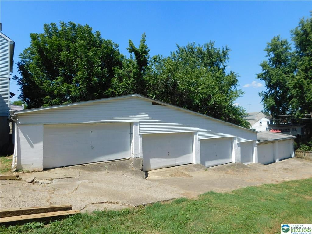 1019 Spruce Street