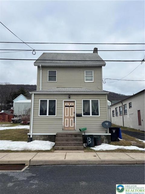 Photo of 613 William Street, Pen Argyl Boro, PA 18072 (MLS # 772233)