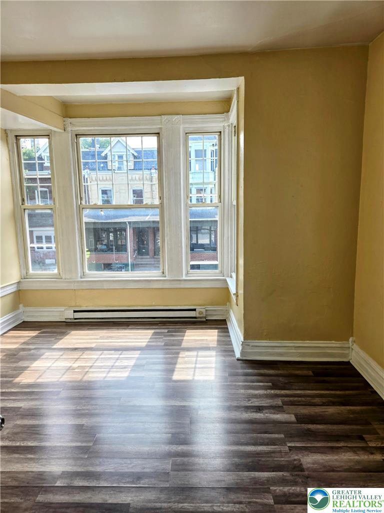 547 N 6th Street 4