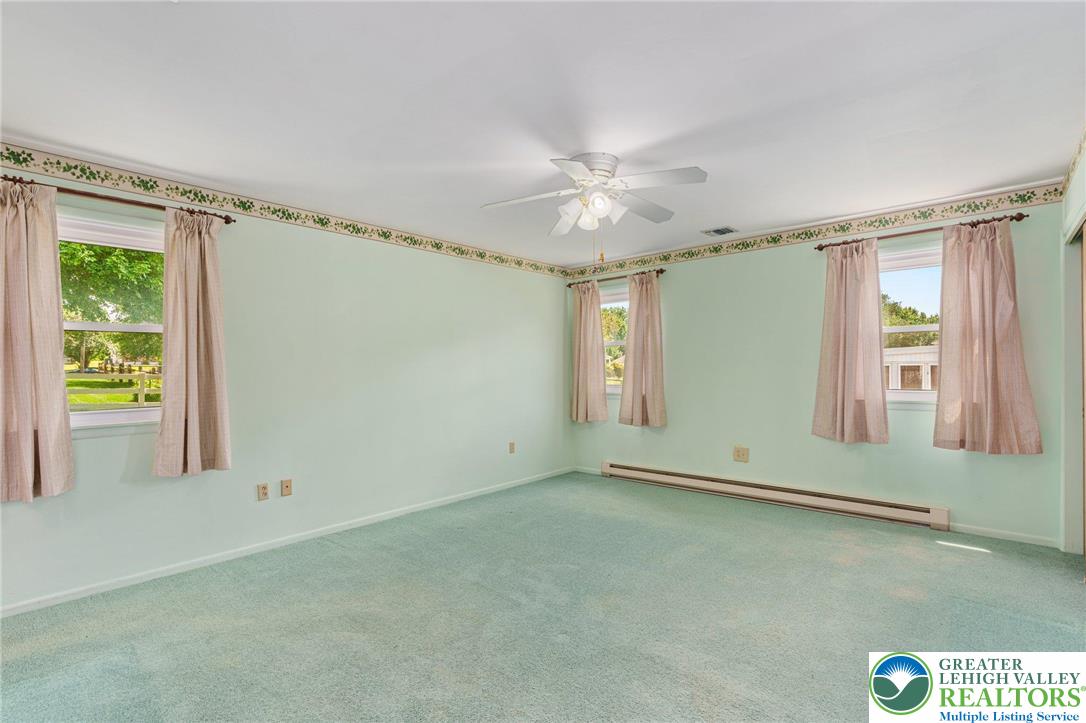 Palmer Twp, Pennsylvania 18045, United States, 3 Bedrooms Bedrooms, ,3 BathroomsBathrooms,Residential,Pending,160112