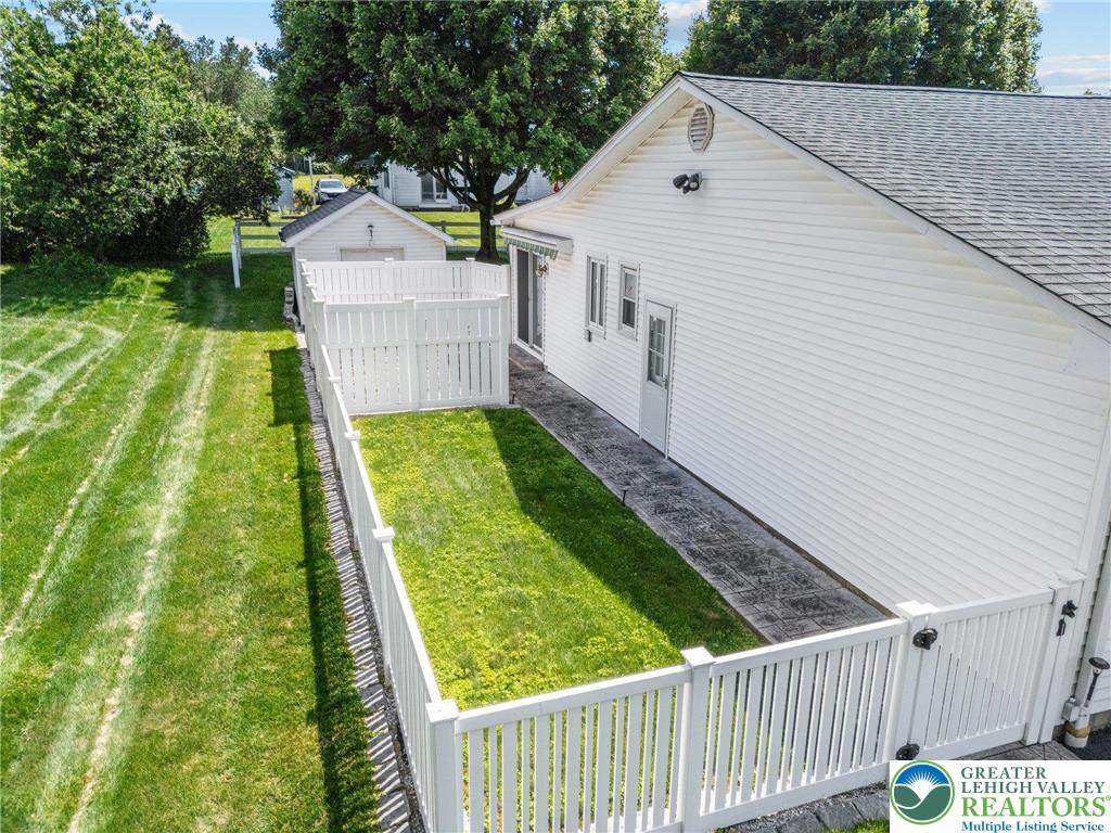 Palmer Twp, Pennsylvania 18045, United States, 3 Bedrooms Bedrooms, ,3 BathroomsBathrooms,Residential,Pending,160112