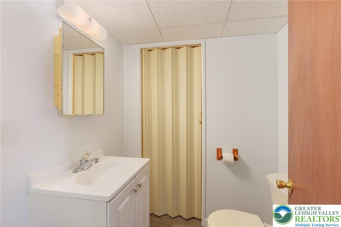 Palmer Twp, Pennsylvania 18045, United States, 3 Bedrooms Bedrooms, ,3 BathroomsBathrooms,Residential,Pending,160112