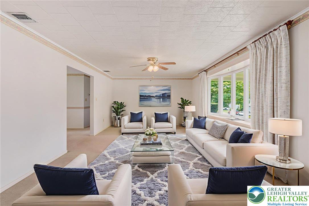 Palmer Twp, Pennsylvania 18045, United States, 3 Bedrooms Bedrooms, ,3 BathroomsBathrooms,Residential,Pending,160112