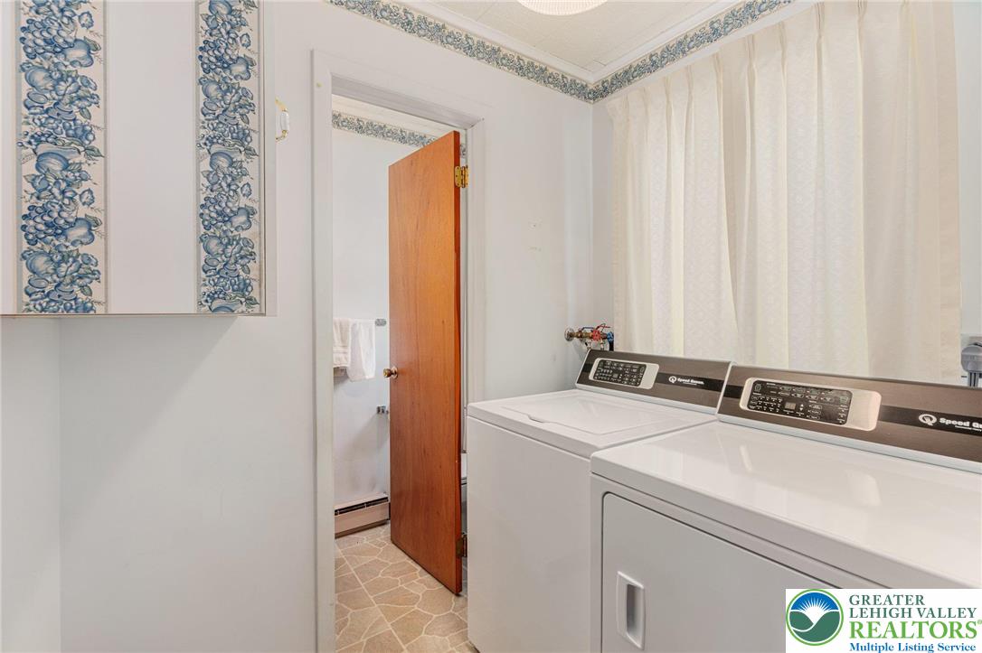 Palmer Twp, Pennsylvania 18045, United States, 3 Bedrooms Bedrooms, ,3 BathroomsBathrooms,Residential,Pending,160112