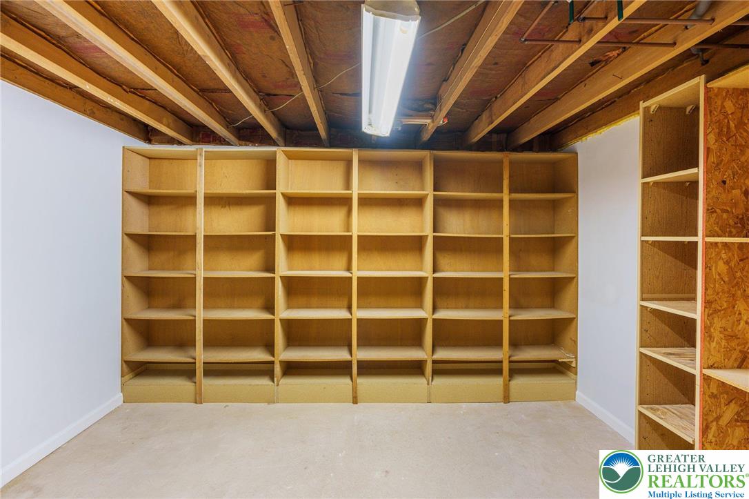 Palmer Twp, Pennsylvania 18045, United States, 3 Bedrooms Bedrooms, ,3 BathroomsBathrooms,Residential,Pending,160112