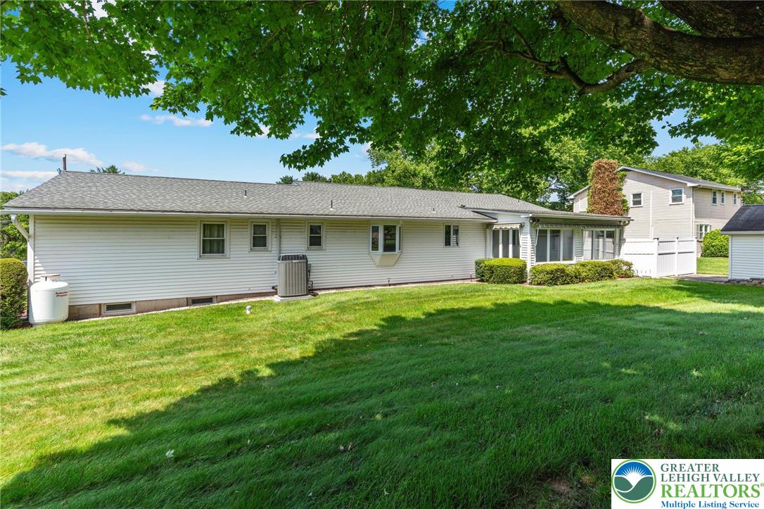 Palmer Twp, Pennsylvania 18045, United States, 3 Bedrooms Bedrooms, ,3 BathroomsBathrooms,Residential,Pending,160112