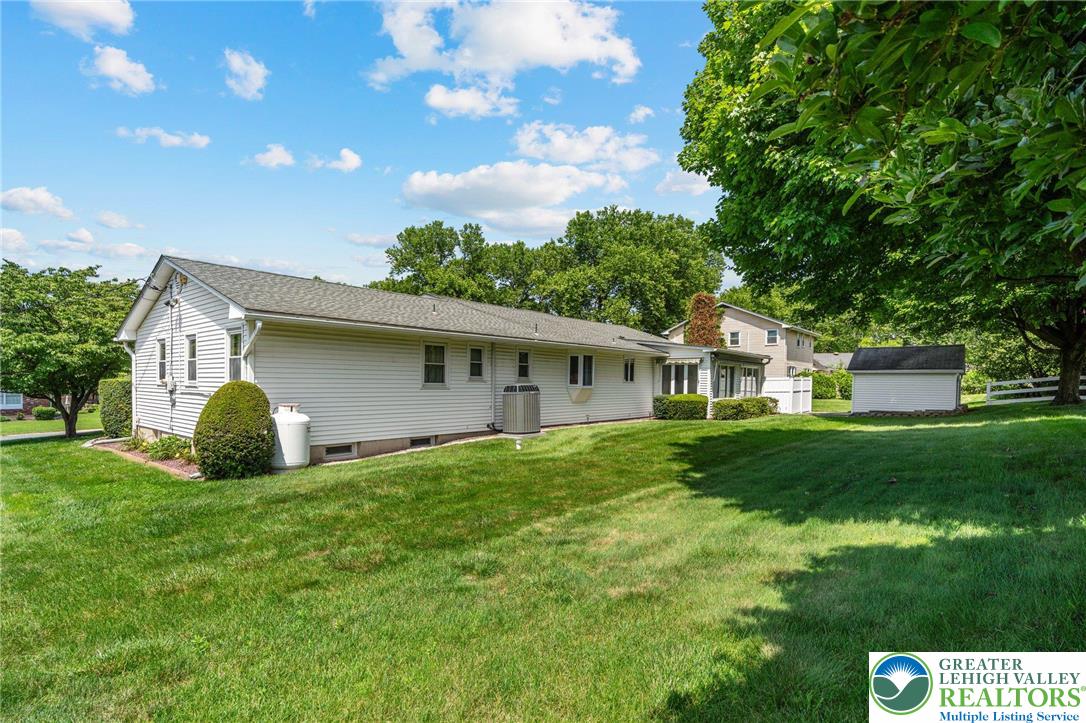 Palmer Twp, Pennsylvania 18045, United States, 3 Bedrooms Bedrooms, ,3 BathroomsBathrooms,Residential,Pending,160112