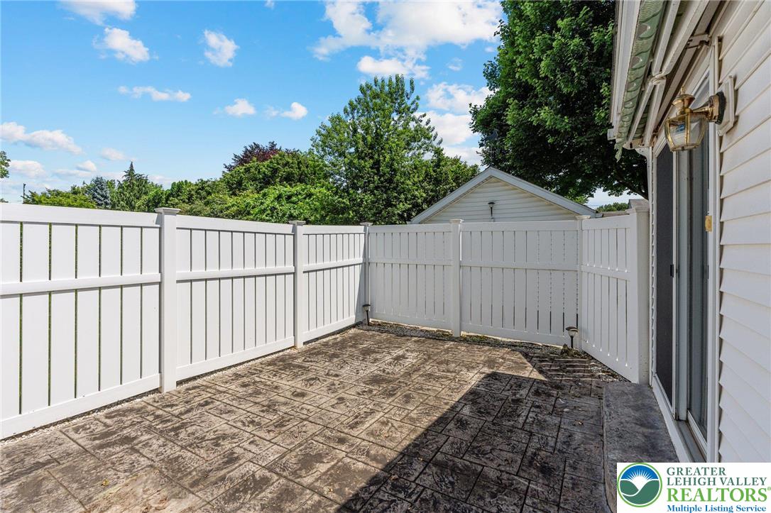 Palmer Twp, Pennsylvania 18045, United States, 3 Bedrooms Bedrooms, ,3 BathroomsBathrooms,Residential,Pending,160112