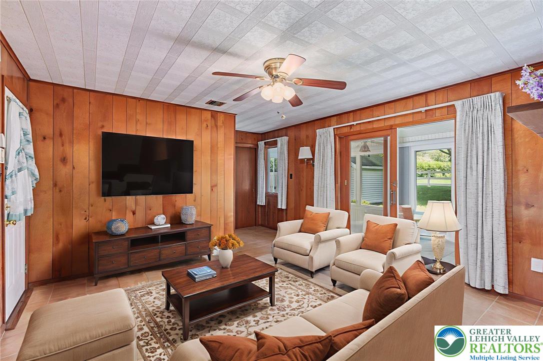 Palmer Twp, Pennsylvania 18045, United States, 3 Bedrooms Bedrooms, ,3 BathroomsBathrooms,Residential,Pending,160112