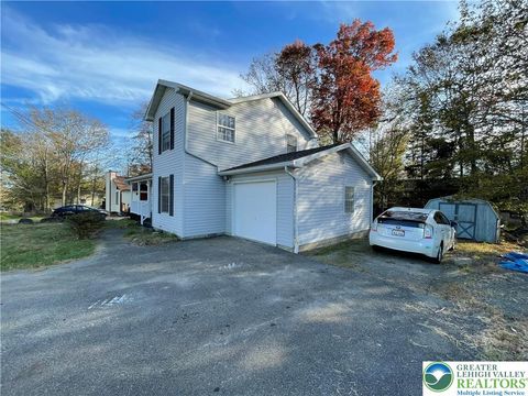 Photo of 1120 Country-Place Drive, Coolbaugh Twp, PA 18466 (MLS # 766057) Photo of 1120 Country-Place Drive, Coolbaugh Twp, PA 18466 (MLS # 766057)