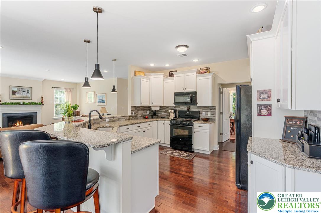 Weisenberg Twp, Pennsylvania 18031, United States, 4 Bedrooms Bedrooms, ,3 BathroomsBathrooms,Residential,Pending,187648