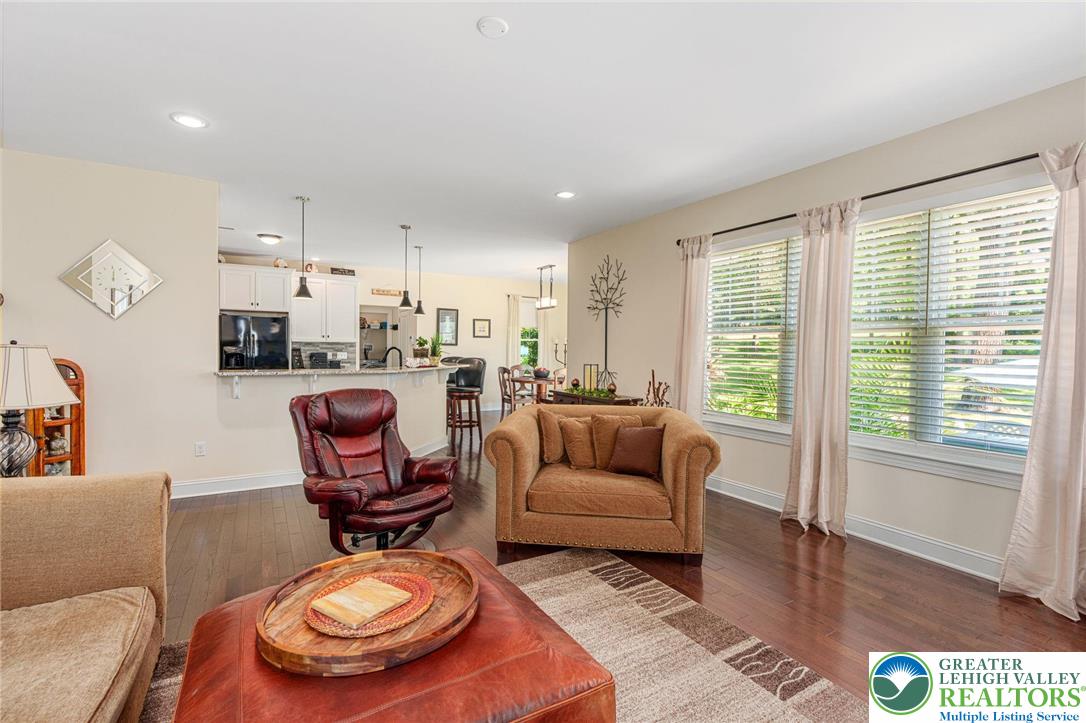 Weisenberg Twp, Pennsylvania 18031, United States, 4 Bedrooms Bedrooms, ,3 BathroomsBathrooms,Residential,Pending,187648