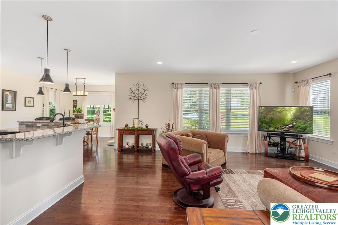 Weisenberg Twp, Pennsylvania 18031, United States, 4 Bedrooms Bedrooms, ,3 BathroomsBathrooms,Residential,Pending,187648