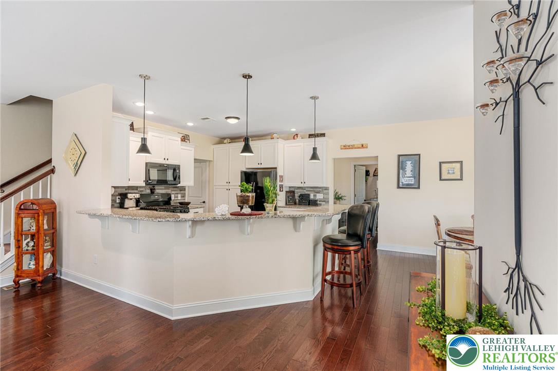 Weisenberg Twp, Pennsylvania 18031, United States, 4 Bedrooms Bedrooms, ,3 BathroomsBathrooms,Residential,Pending,187648