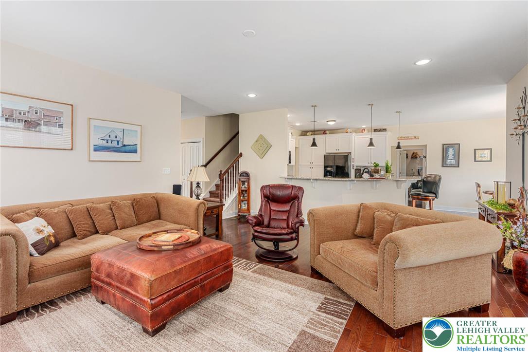 Weisenberg Twp, Pennsylvania 18031, United States, 4 Bedrooms Bedrooms, ,3 BathroomsBathrooms,Residential,Pending,187648