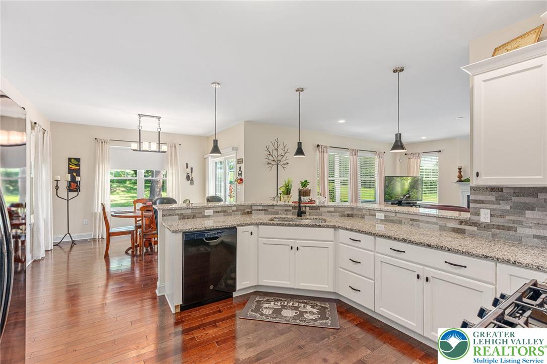 Weisenberg Twp, Pennsylvania 18031, United States, 4 Bedrooms Bedrooms, ,3 BathroomsBathrooms,Residential,Pending,187648