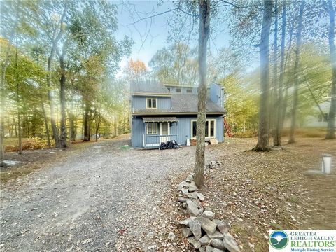 Photo of 1049 Alpine Drive, East Stroudsburg, PA 18302 (MLS # 766089) Photo of 1049 Alpine Drive, East Stroudsburg, PA 18302 (MLS # 766089)